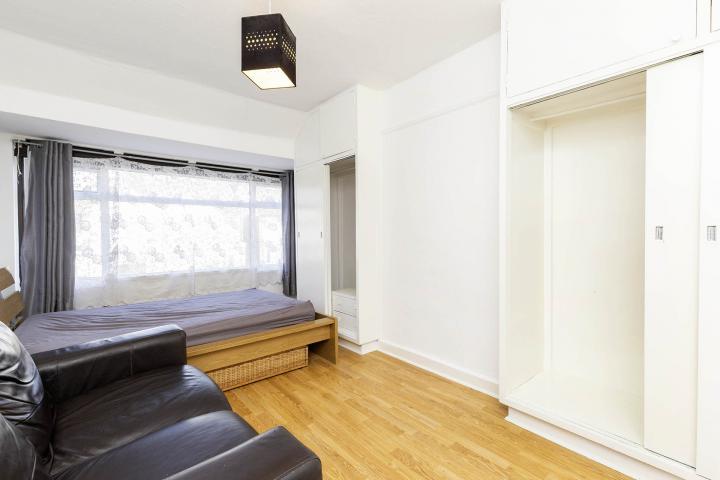 Modern and Central House Ellesmere Road, Dollis Hill